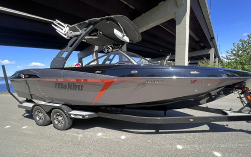 Malibu 25 foot boat freshly detailed at Mercer Island Boat Launch