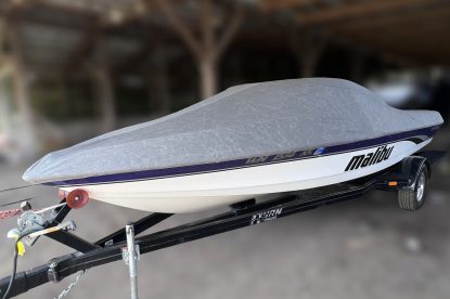 Custom Sunbrella boat cover, protects boats in Seattle & Bellevue